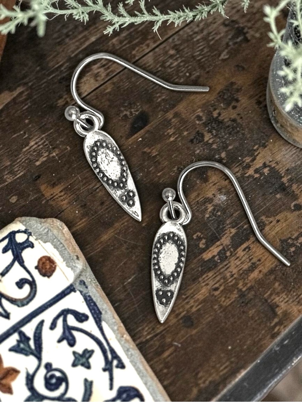 5 For $25💫Small Silver Rustic Santa Fe Teardrop Dangle Earrings